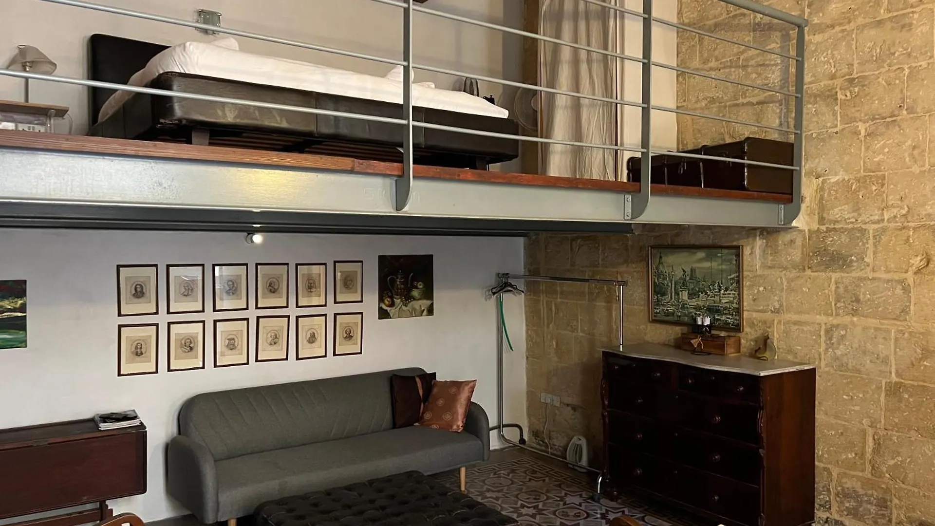 Valletta Period Townhouse contacts